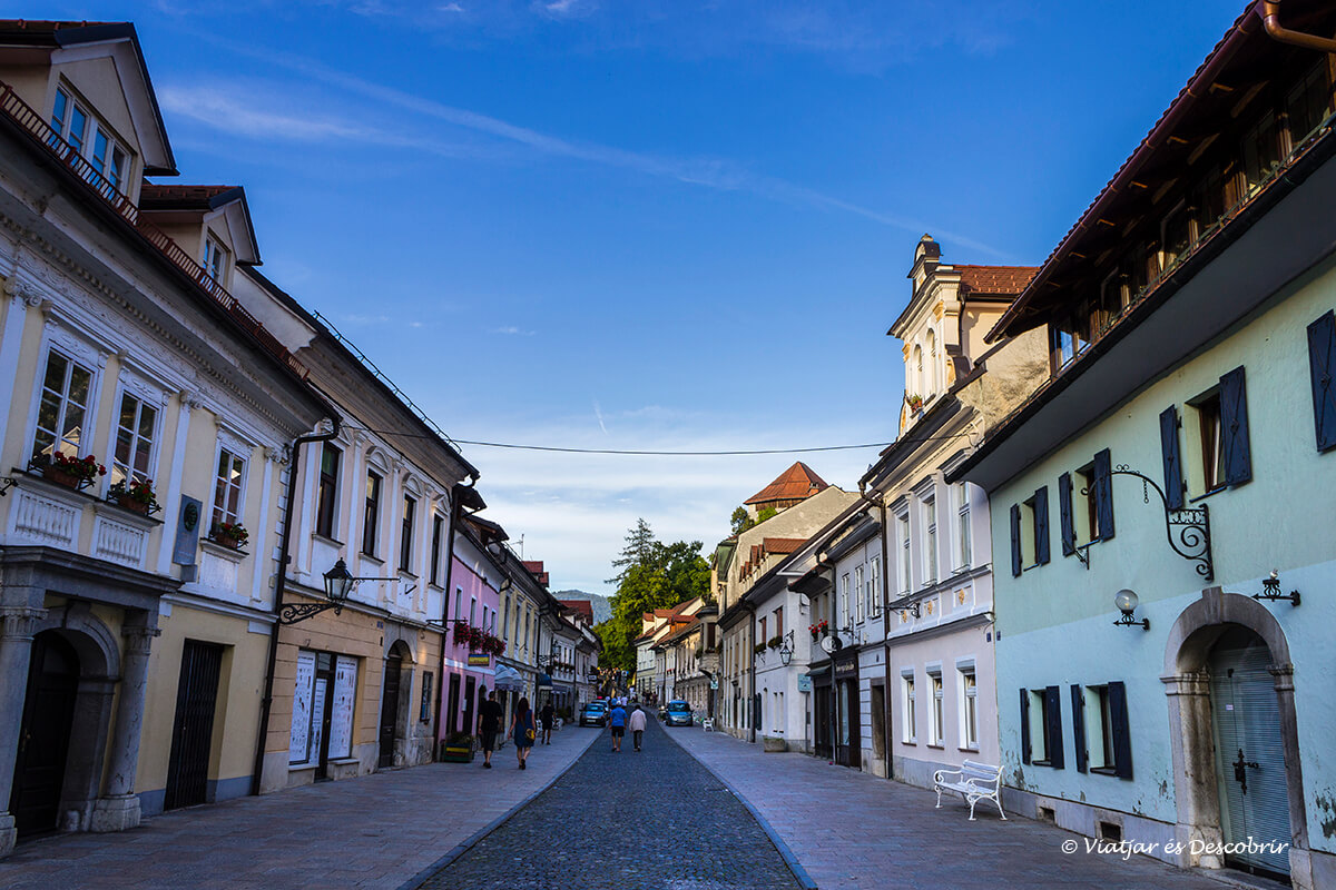 calle del centro historico de la ciudad de kamnik