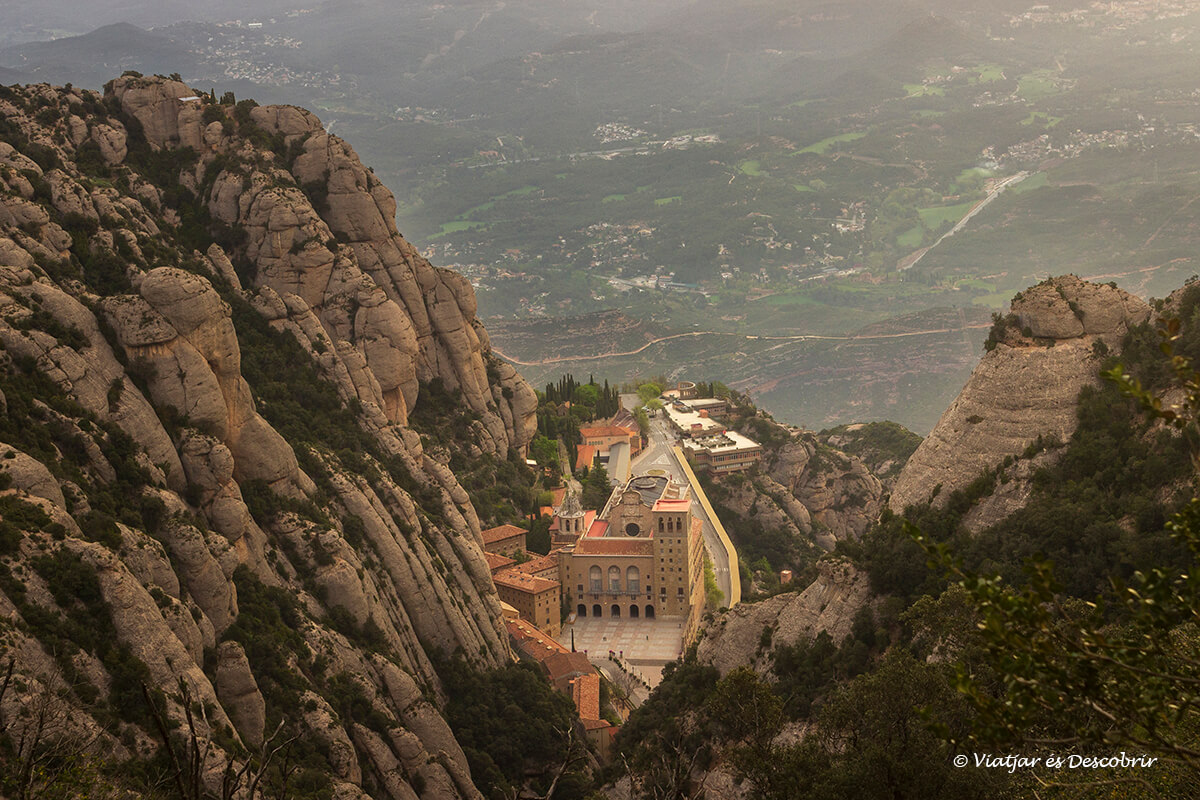 Montserrat: 8 excursiones por la montaña mágica
