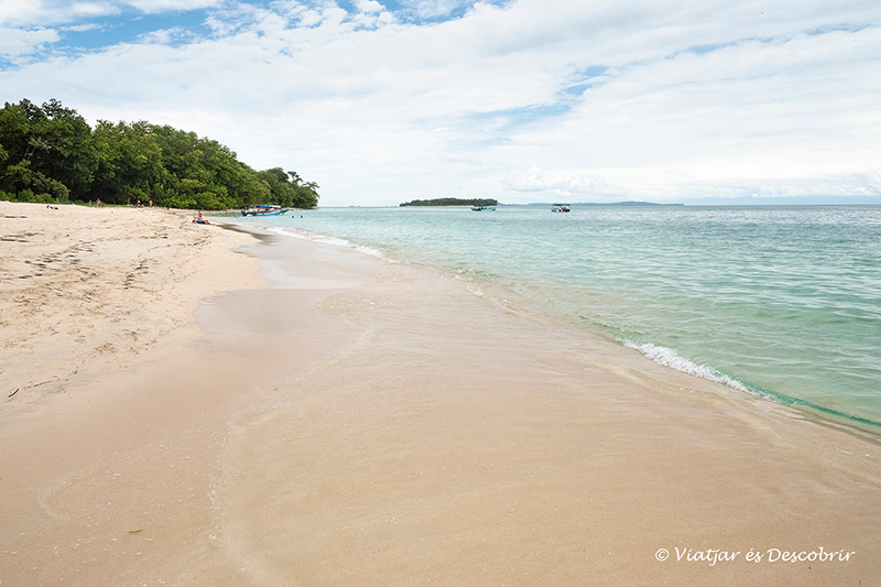 a cayo zapatilla se encuentra la playa más paradisíaca del viaje a Panamá