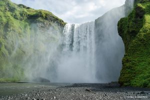 Lee más sobre el artículo Skógafoss, uno de los saltos de agua más bellos de Islandia
