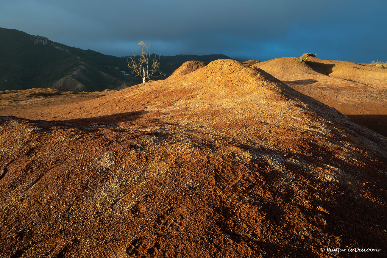 En este momento estás viendo Subir a El Cepo, la montaña roja de La Gomera