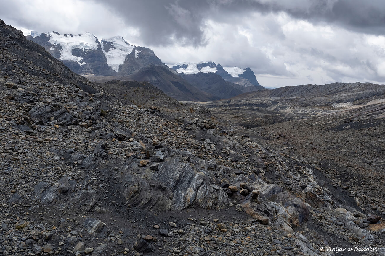 paisaje de montaña en la cordillera blanca