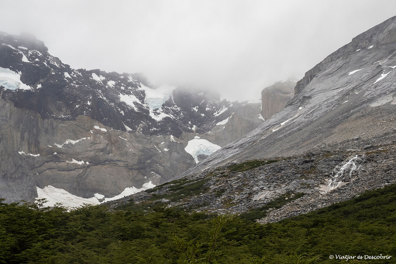vista desde el mirador británico durante un día de lluvia