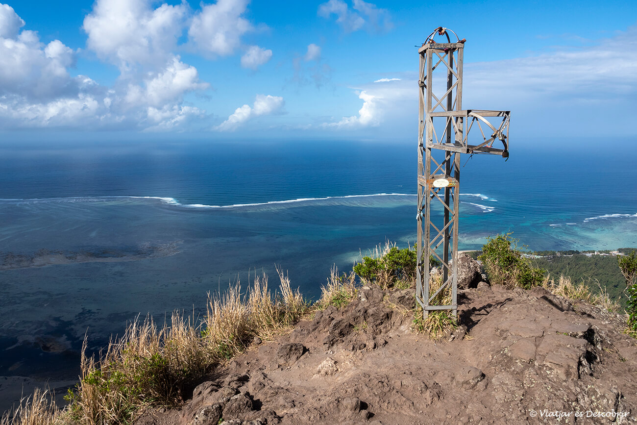 cima de la montaña de Le Morne que es Patrimonio Mundial por la UNESCO