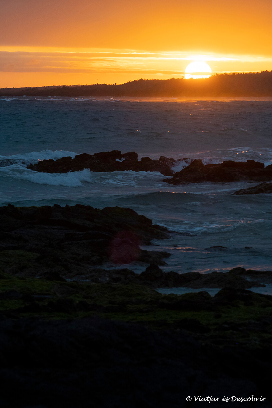 atardecer en puerto villamil