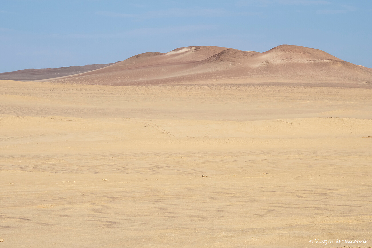 montañas del desierto que se pueden ver al visitar la reserva de Paracas