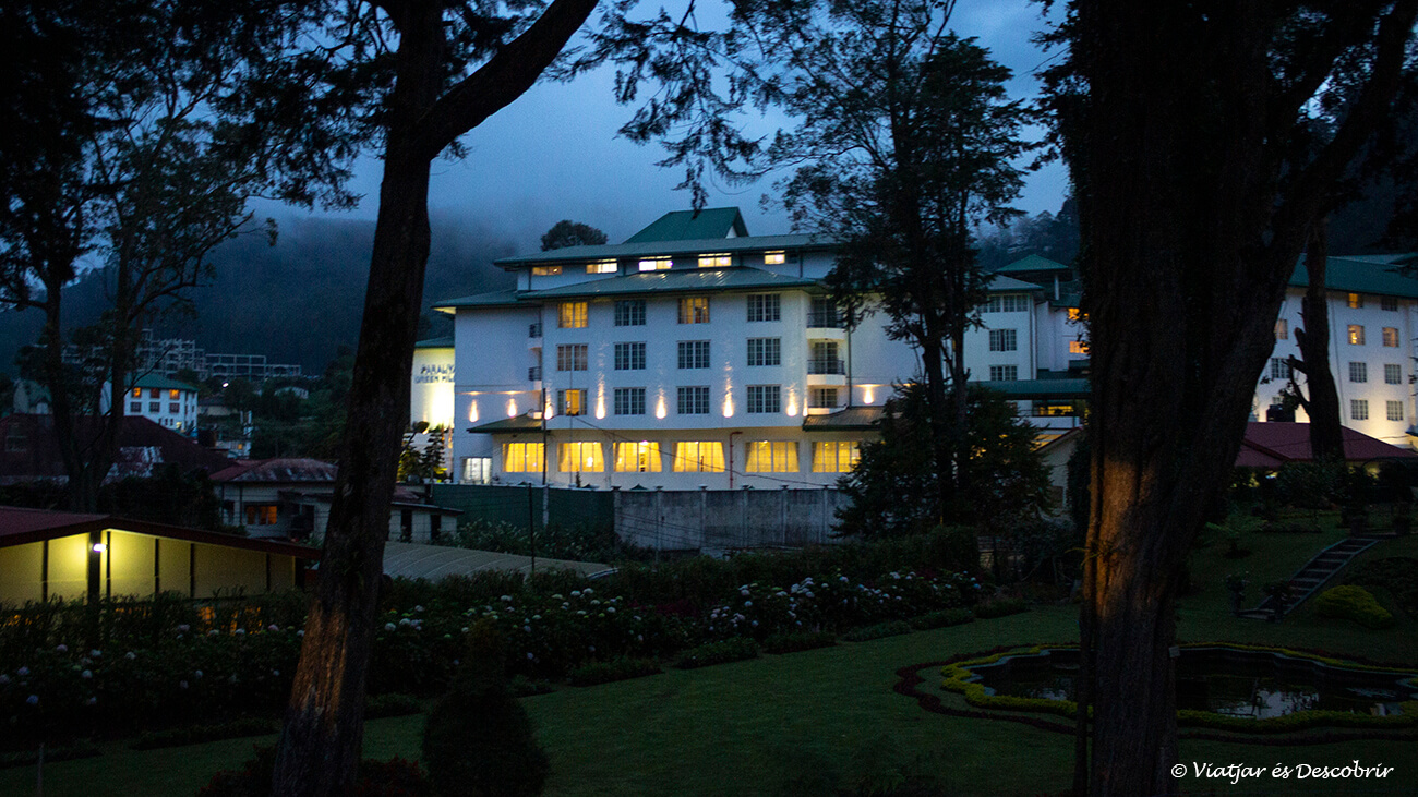 Qué ver en Nuwara Eliya: los edificios históricos y clásicos de las afueras de la ciudad son un recuerdo del origen de esta pequeña ciudad