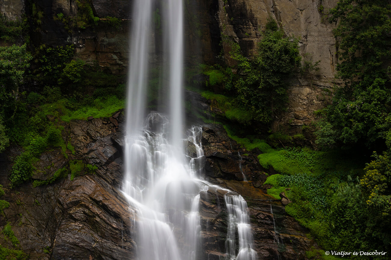detalles de la Ramboda Falls un imprescindible que ver en Nuwara Eliya
