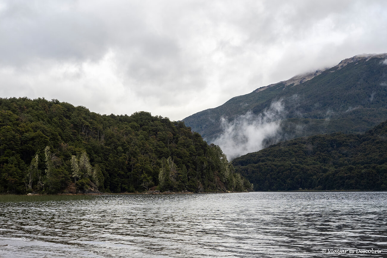 paisaje en la Playa Negra de camino al Cerro Tronador desde Bariloche
