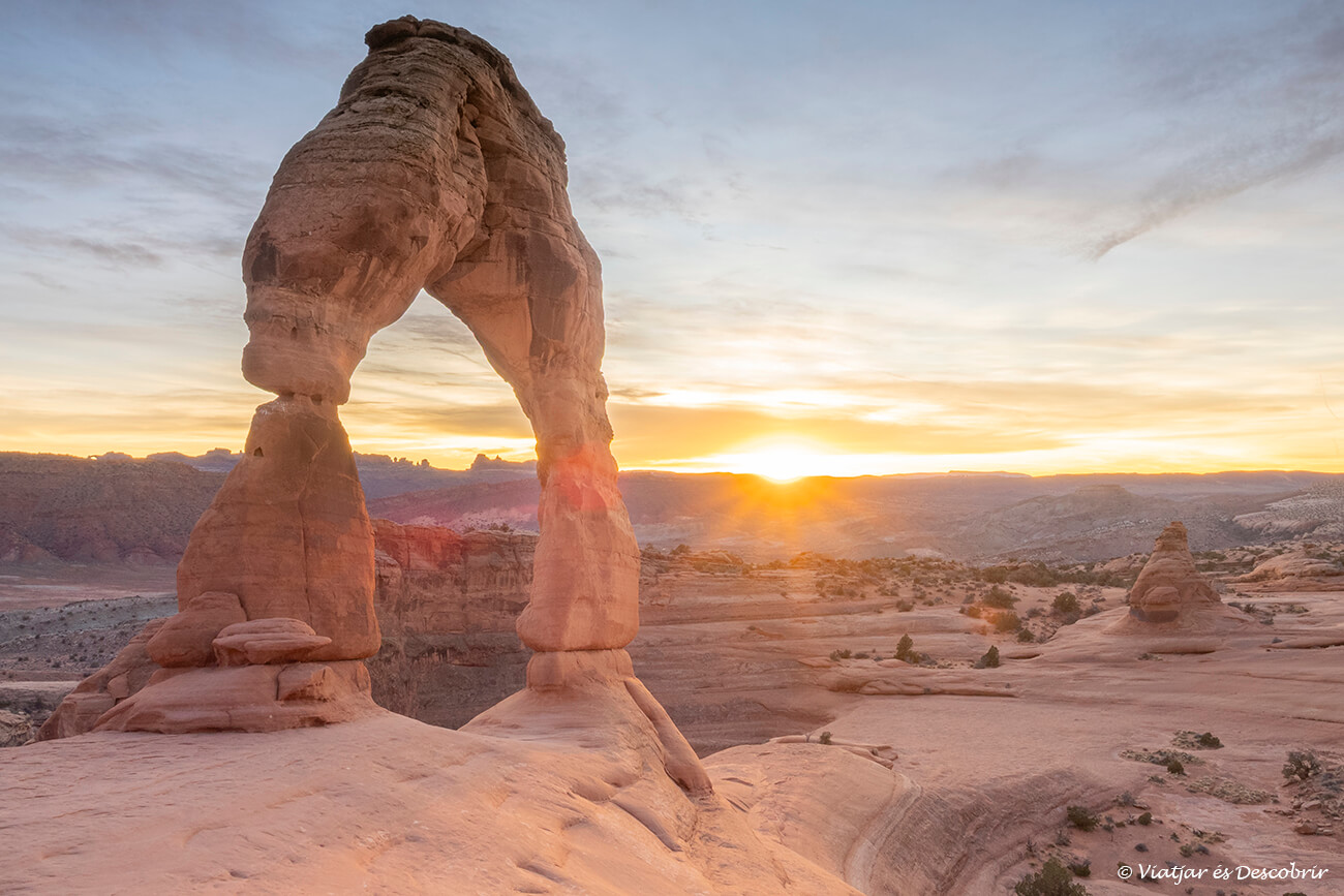 atardecer en invierno fotografiado desde el Delicate Arch