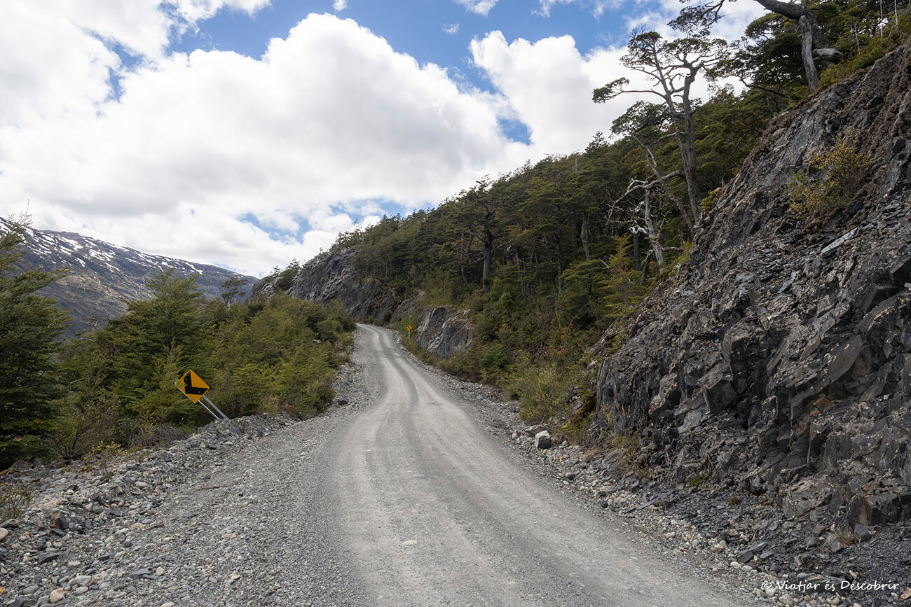 carretera de tierra para llegar a Villa O'Higgins