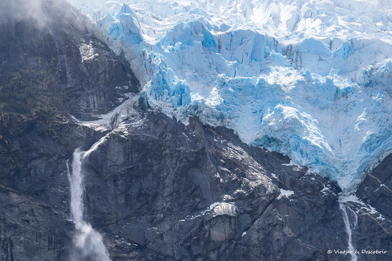 el Ventisquero Colgante ofrece unas grandes oportunidades fotográficas y es un imperdible en una ruta por la Patagonia chilena