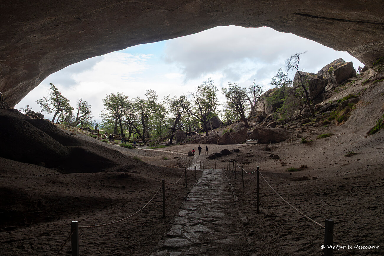 paisaje de la Cueva del Milodón cerca de Puerto Natales