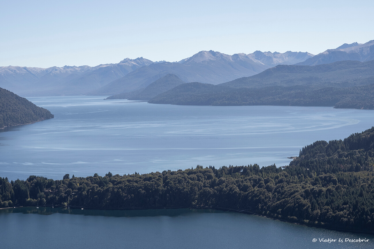 lago enorme en la patagonia argentina