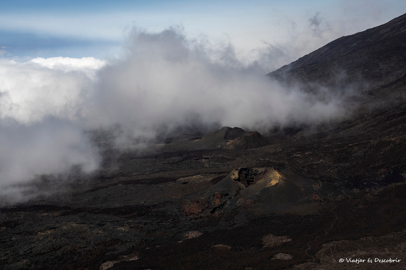 volcán de la isla Reunión al que solo se puede llegar con coche de alquiler