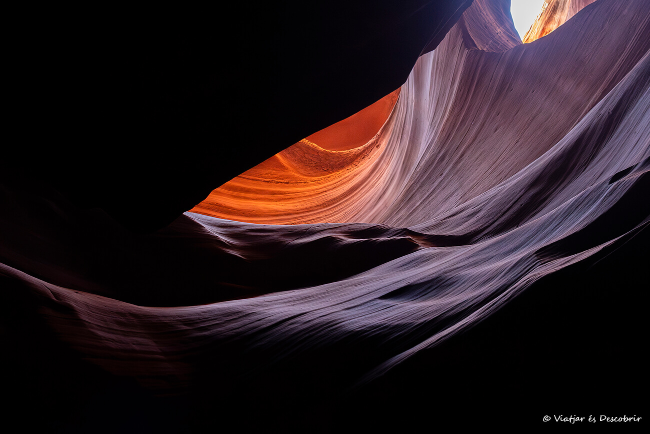 contrastes de sombras y luces en hacer un tour en el Antelope Canyon
