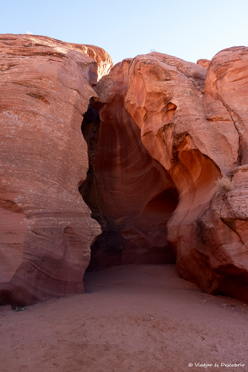 exterior del Antelope Canyon antes de comenzar el tour por su interior